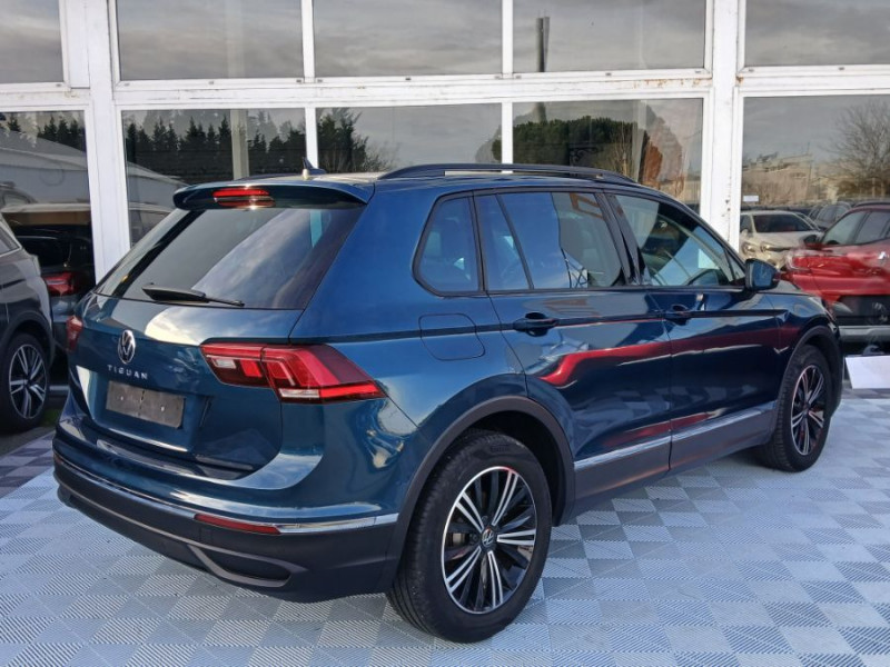 Photo 3 de l'offre de VOLKSWAGEN TIGUAN II (2) 2.0 TDI 150 DSG 2WD PACK GPS ACC 1ère Main à 29490€ chez Mérignac auto