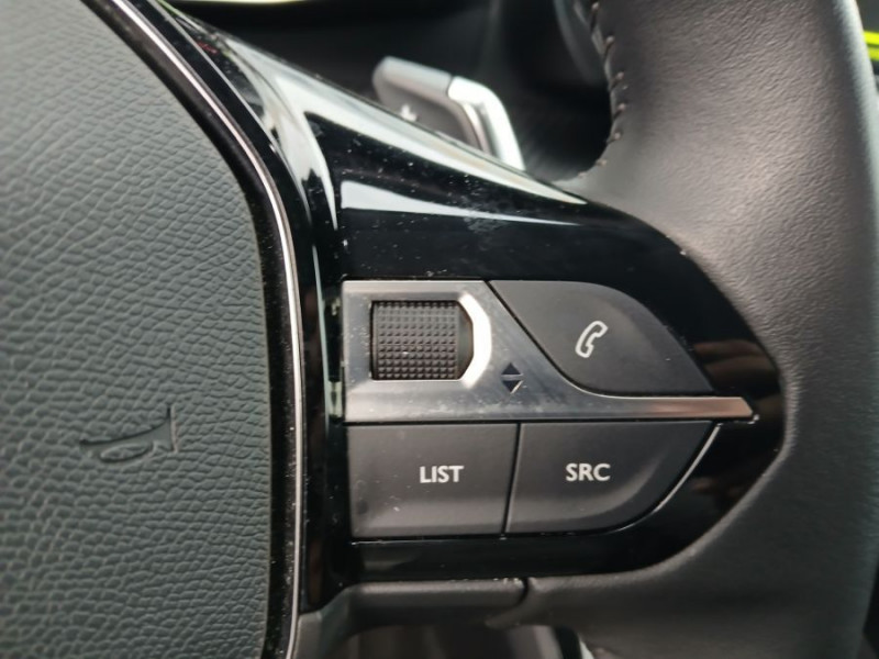 Photo 20 de l'offre de PEUGEOT 2008 II 1.2 PureTech 130 EAT8 ALLURE PACK Cockpit 3D Camera SC Attel. à 18450€ chez Mérignac auto