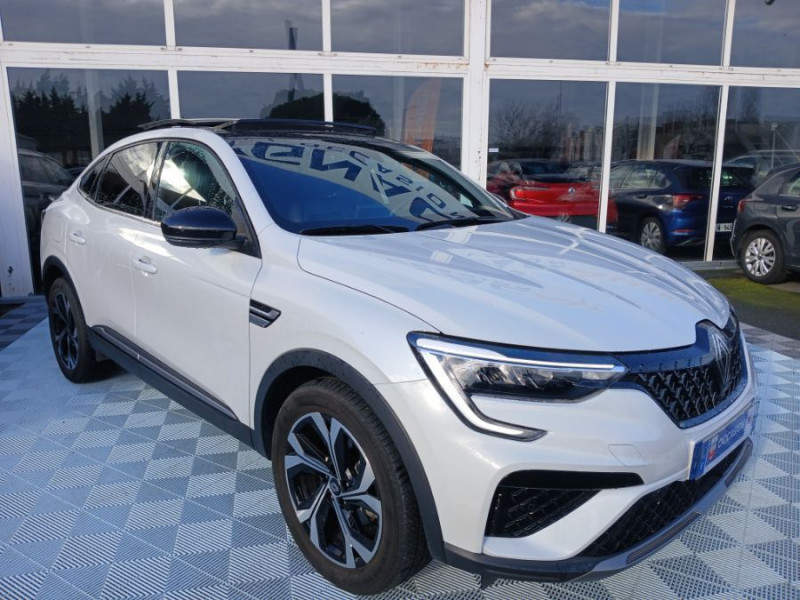 Photo 2 de l'offre de RENAULT ARKANA 1.6 E-TECH 145 BVA HYBRIDE TECHNO RS TOIT Ouvrant GPS 9.3" JA18 à 23950€ chez Mérignac auto