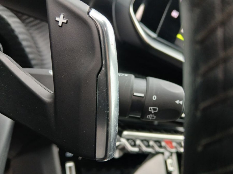 Photo 22 de l'offre de PEUGEOT 2008 II 1.2 PureTech 130 EAT8 ALLURE PACK Cockpit 3D Camera SC Attel. à 18450€ chez Mérignac auto