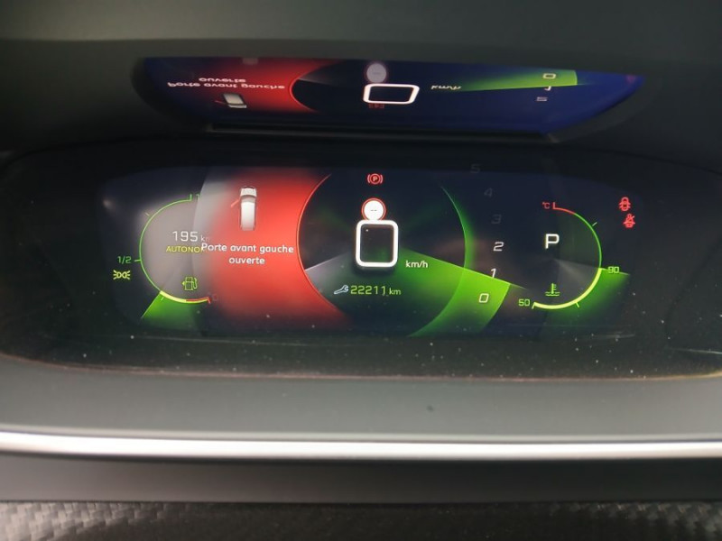 Photo 23 de l'offre de PEUGEOT 2008 II 1.2 PureTech 130 EAT8 ALLURE PACK Cockpit 3D Camera SC Attel. à 18450€ chez Mérignac auto