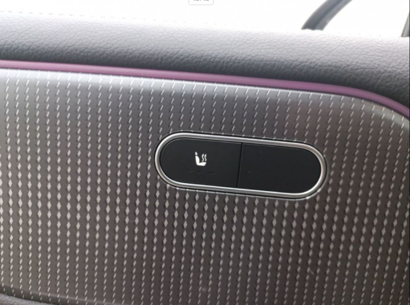 Photo 6 de l'offre de MERCEDES-BENZ GLB 200D 150 8G-Tronic 2WD BUSINESS SOLUTION CUIR Hayon EL. 7PL 1ère Main à 36490€ chez Mérignac auto