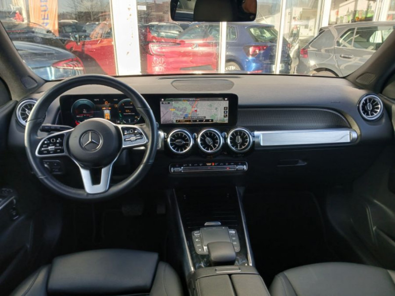 Photo 2 de l'offre de MERCEDES-BENZ GLB 200D 150 8G-Tronic 2WD BUSINESS SOLUTION CUIR Hayon EL. 7PL 1ère Main à 36490€ chez Mérignac auto