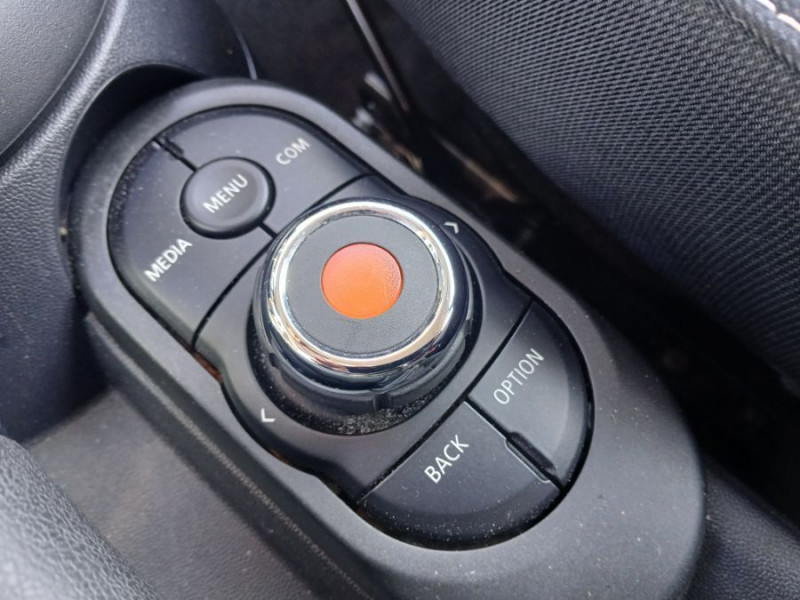 Photo 22 de l'offre de MINI MINI III NEW ONE 102 BVM6 (F55) 5P LED JA Bluetooth à 19980€ chez Mérignac auto