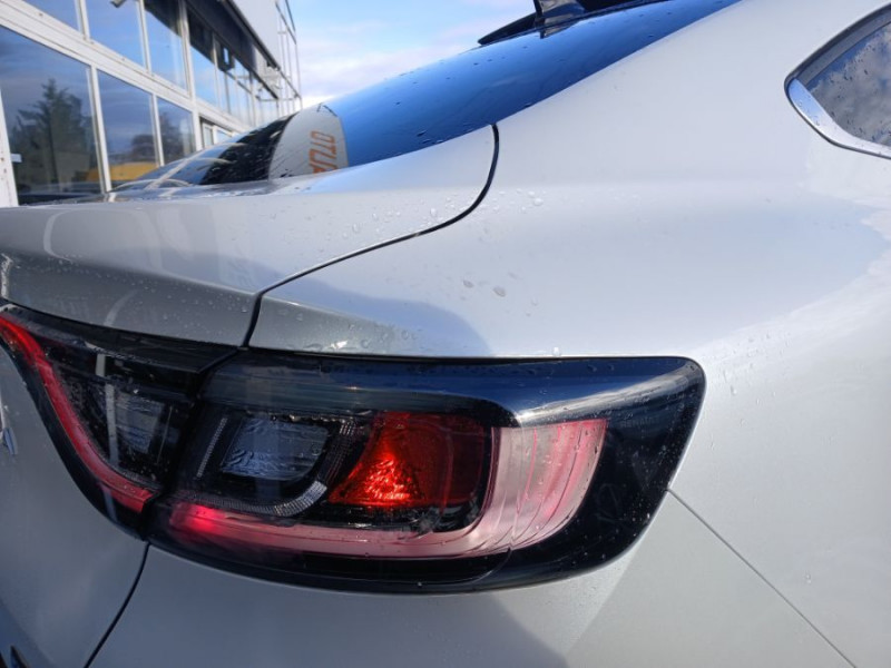 Photo 19 de l'offre de RENAULT ARKANA 1.6 E-TECH 145 BVA HYBRIDE TECHNO RS TOIT Ouvrant GPS 9.3" JA18 à 23950€ chez Mérignac auto