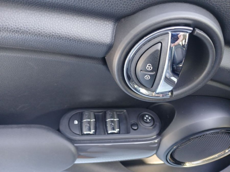Photo 17 de l'offre de MINI MINI III NEW ONE 102 BVM6 (F55) 5P LED JA Bluetooth à 19980€ chez Mérignac auto