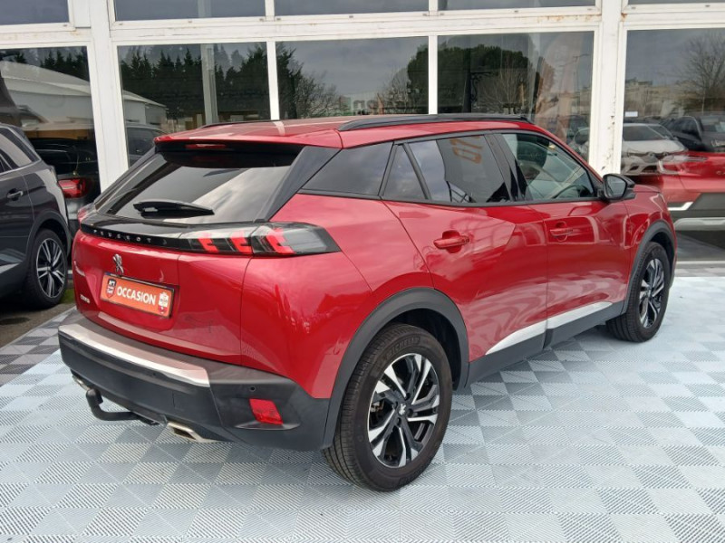 Photo 3 de l'offre de PEUGEOT 2008 II 1.2 PureTech 130 EAT8 ALLURE PACK Cockpit 3D Camera SC Attel. à 18450€ chez Mérignac auto