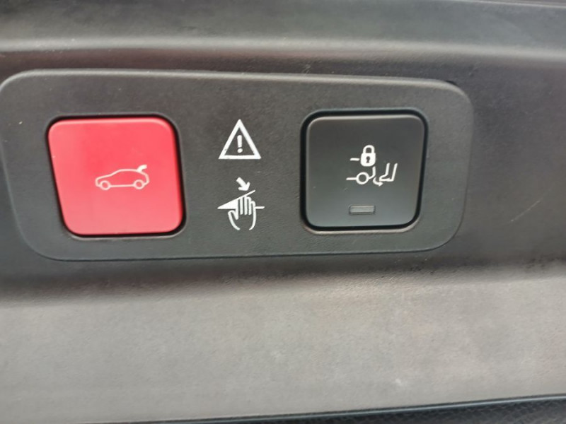 Photo 11 de l'offre de PEUGEOT 5008 II 1.5 BlueHDi 130 EAT8 GT PACK Full CUIR TOE Hayon EL. 360° Hifi 7PL à 34500€ chez Mérignac auto