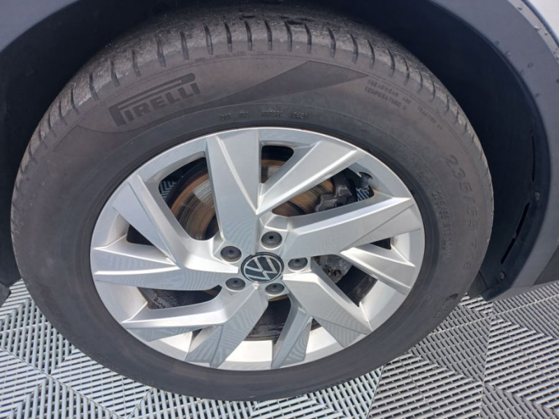 Photo 30 de l'offre de VOLKSWAGEN TIGUAN II (2) 2.0 TDI 150 DSG 2WD ELEGANCE CUIR Camera ACC Hayon EL. JA18 1ère Main à 31950€ chez Mérignac auto