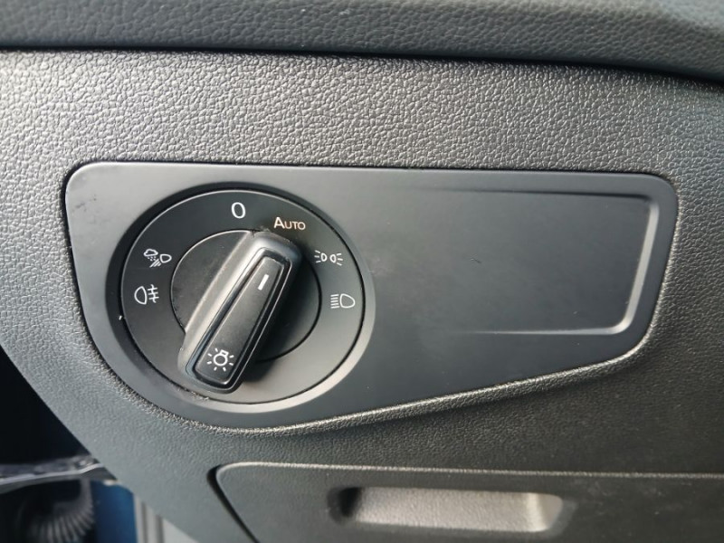 Photo 17 de l'offre de VOLKSWAGEN TIGUAN II (2) 2.0 TDI 150 DSG 2WD PACK GPS ACC 1ère Main à 29490€ chez Mérignac auto