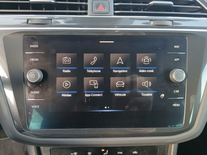 Photo 26 de l'offre de VOLKSWAGEN TIGUAN II (2) 2.0 TDI 150 DSG 2WD PACK GPS ACC 1ère Main à 29490€ chez Mérignac auto