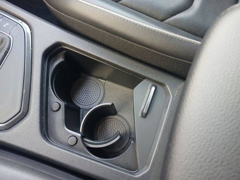 Photo 38 de l'offre de VOLKSWAGEN TIGUAN II (2) 2.0 TDI 150 DSG 2WD ELEGANCE CUIR Camera ACC Hayon EL. JA18 1ère Main à 31950€ chez Mérignac auto