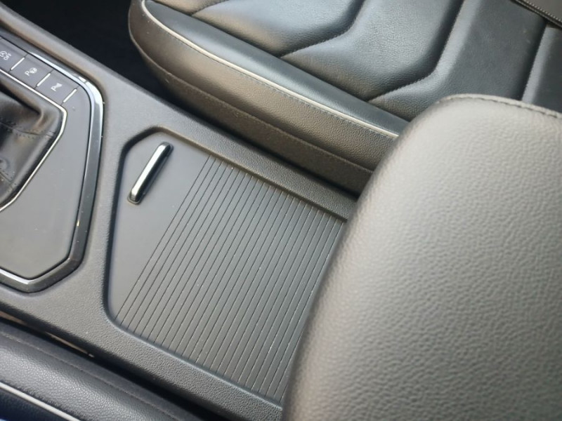 Photo 37 de l'offre de VOLKSWAGEN TIGUAN II (2) 2.0 TDI 150 DSG 2WD ELEGANCE CUIR Camera ACC Hayon EL. JA18 1ère Main à 31950€ chez Mérignac auto