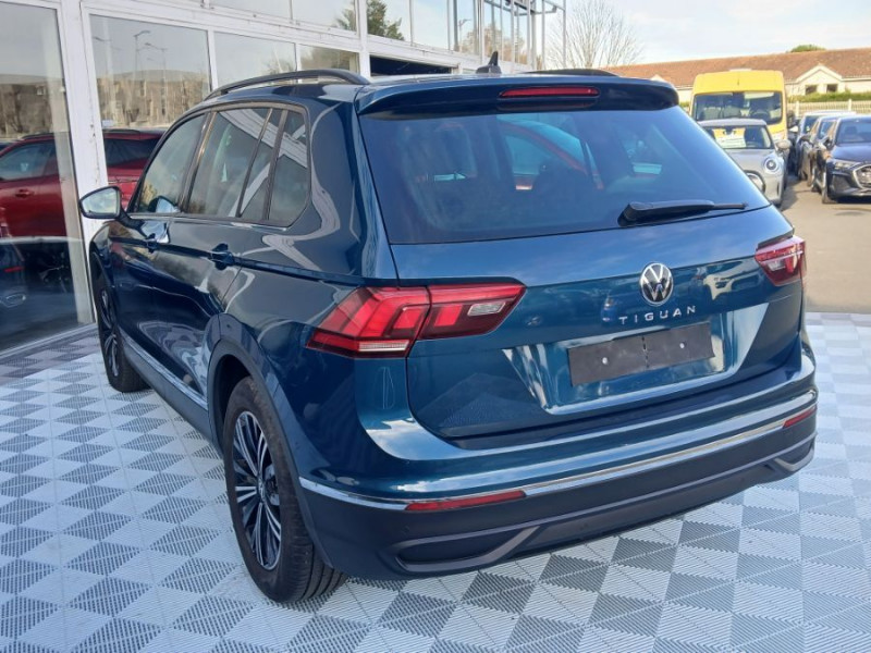 Photo 10 de l'offre de VOLKSWAGEN TIGUAN II (2) 2.0 TDI 150 DSG 2WD PACK GPS ACC 1ère Main à 29490€ chez Mérignac auto