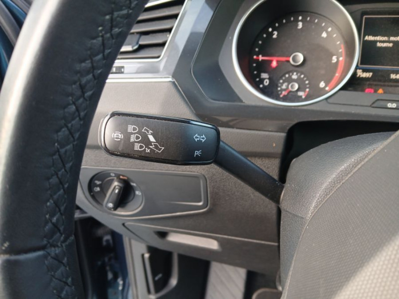 Photo 21 de l'offre de VOLKSWAGEN TIGUAN II (2) 2.0 TDI 150 DSG 2WD PACK GPS ACC 1ère Main à 29490€ chez Mérignac auto
