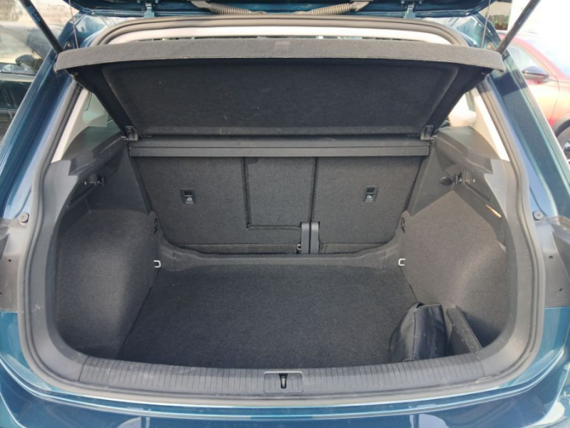 Photo 11 de l'offre de VOLKSWAGEN TIGUAN II (2) 2.0 TDI 150 DSG 2WD PACK GPS ACC 1ère Main à 29490€ chez Mérignac auto