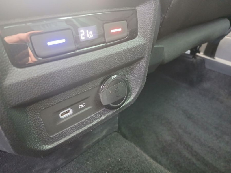 Photo 19 de l'offre de VOLKSWAGEN TIGUAN II (2) 2.0 TDI 150 DSG 2WD ELEGANCE CUIR Camera ACC Hayon EL. JA18 1ère Main à 31950€ chez Mérignac auto