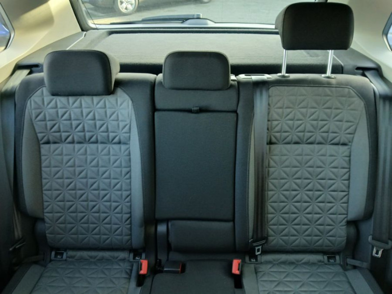 Photo 33 de l'offre de VOLKSWAGEN TIGUAN II (2) 2.0 TDI 150 DSG 2WD PACK GPS ACC 1ère Main à 29490€ chez Mérignac auto