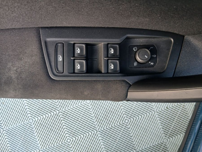 Photo 16 de l'offre de VOLKSWAGEN TIGUAN II (2) 2.0 TDI 150 DSG 2WD PACK GPS ACC 1ère Main à 29490€ chez Mérignac auto