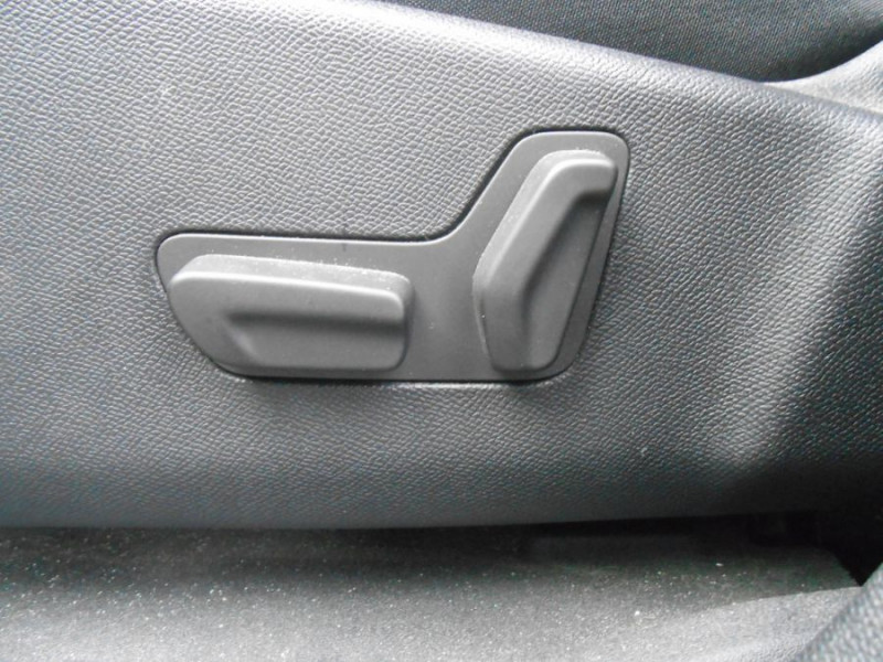 Photo 7 de l'offre de CITROEN C5 AIRCROSS 1.6 PureTech 180 EAT8 SHINE PACK 360° Sge Elect Hayon EL. 1ère Main à 20950€ chez Mérignac auto