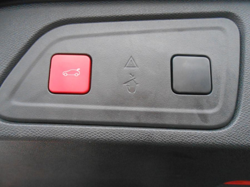 Photo 6 de l'offre de CITROEN C5 AIRCROSS 1.6 PureTech 180 EAT8 SHINE PACK 360° Sge Elect Hayon EL. 1ère Main à 20950€ chez Mérignac auto