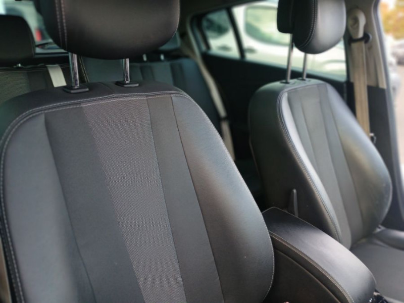 Photo 49 de l'offre de RENAULT MEGANE III 1.5 DCI 110 BVM6 Ph.2 BOSE TOE GPS Radars à 9450€ chez Mérignac auto