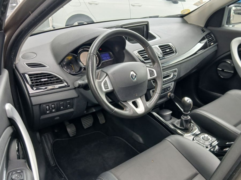 Photo 4 de l'offre de RENAULT MEGANE III 1.5 DCI 110 BVM6 Ph.2 BOSE TOE GPS Radars à 9450€ chez Mérignac auto