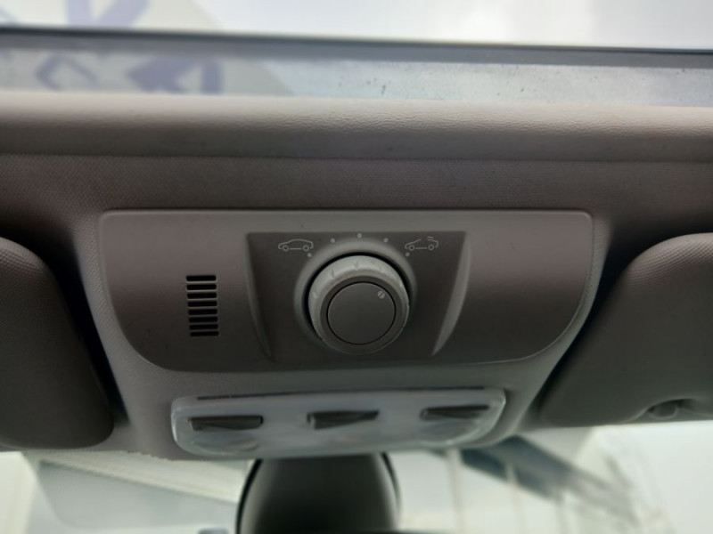 Photo 33 de l'offre de RENAULT MEGANE III 1.5 DCI 110 BVM6 Ph.2 BOSE TOE GPS Radars à 9450€ chez Mérignac auto