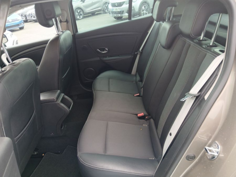 Photo 16 de l'offre de RENAULT MEGANE III 1.5 DCI 110 BVM6 Ph.2 BOSE TOE GPS Radars à 9450€ chez Mérignac auto