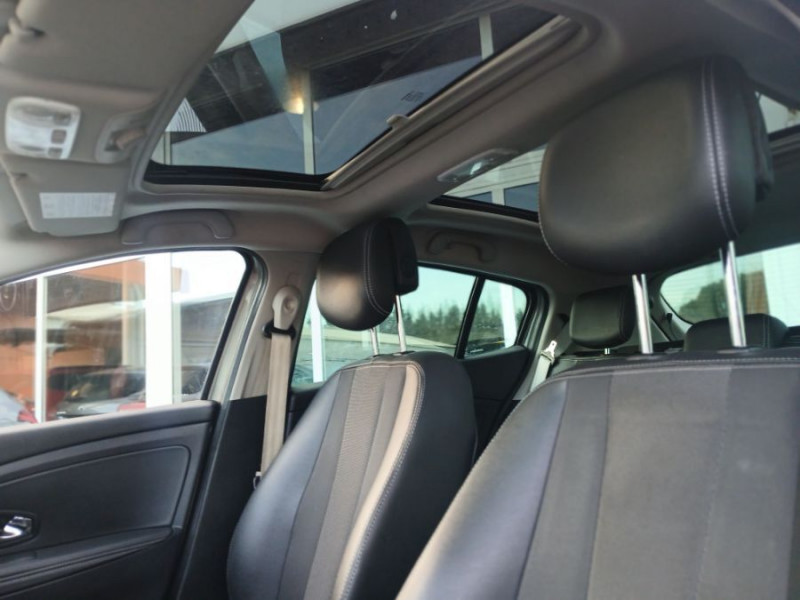 Photo 46 de l'offre de RENAULT MEGANE III 1.5 DCI 110 BVM6 Ph.2 BOSE TOE GPS Radars à 9450€ chez Mérignac auto