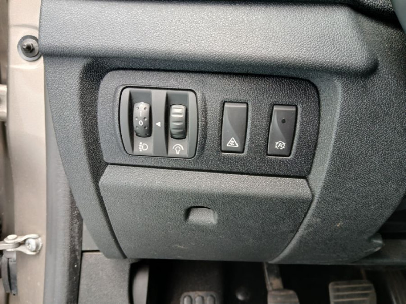 Photo 30 de l'offre de RENAULT MEGANE III 1.5 DCI 110 BVM6 Ph.2 BOSE TOE GPS Radars à 9450€ chez Mérignac auto