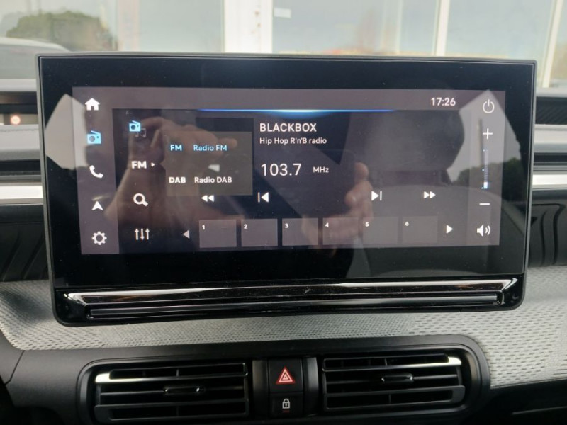 Photo 24 de l'offre de CITROEN C3 NEW 1.2 PureTech 100 BVM6 MAX GPS Camera à 17970€ chez Mérignac auto