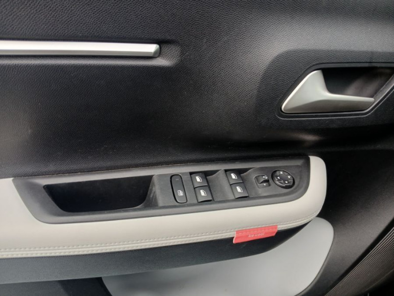 Photo 18 de l'offre de CITROEN C3 NEW 1.2 PureTech 100 BVM6 MAX GPS Camera à 17970€ chez Mérignac auto