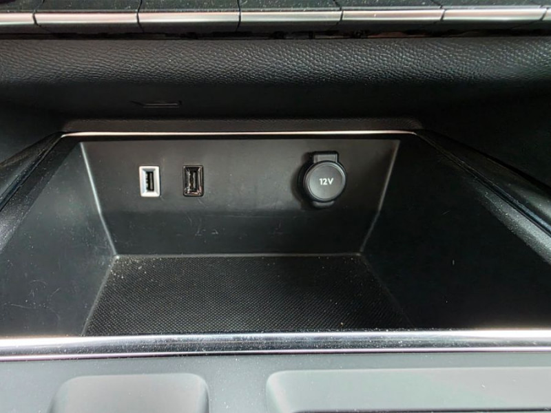 Photo 32 de l'offre de CITROEN C5 AIRCROSS NEW (2) 1.5 BlueHDi 130 EAT8 MAX Bi Ton Camera ADML à 25950€ chez Mérignac auto