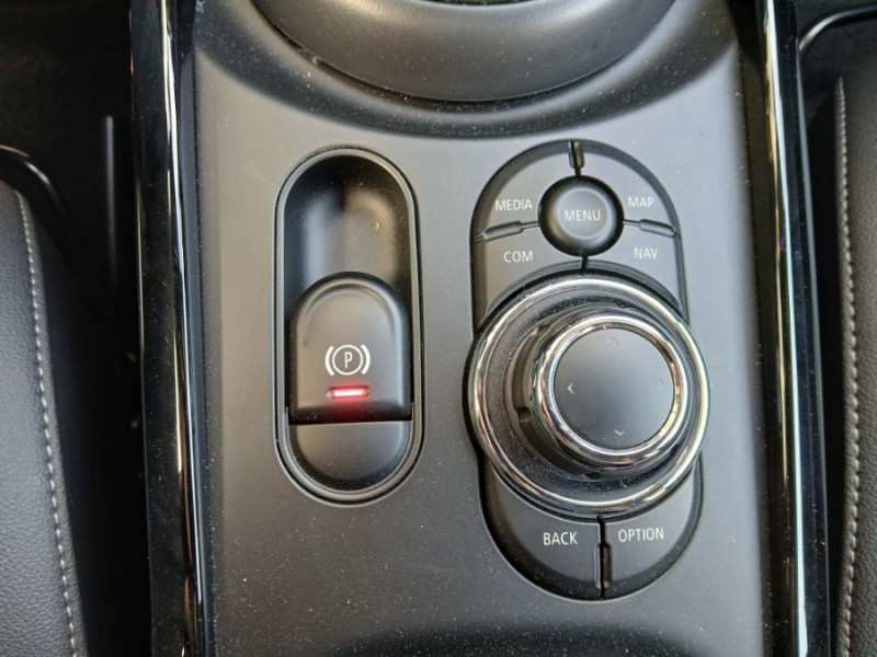 Photo 30 de l'offre de MINI CLUBMAN III 1.5 136 BVA COOPER GPS LED Camera CarPlay JA18 Key Less SC 1ère Main à 27950€ chez Mérignac auto
