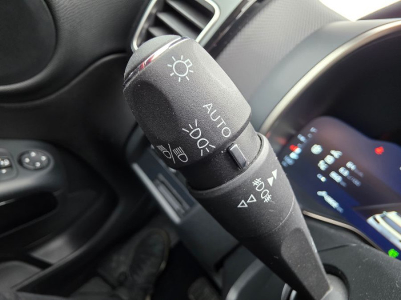 Photo 29 de l'offre de CITROEN C5 AIRCROSS NEW (2) 1.5 BlueHDi 130 EAT8 MAX Bi Ton Camera ADML à 25950€ chez Mérignac auto