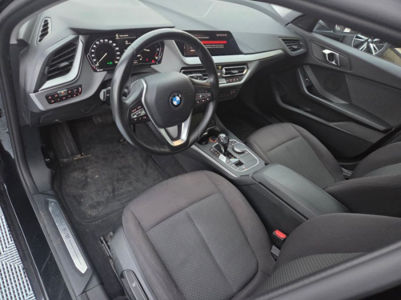 Photo 15 de l'offre de BMW SERIE 1 (F40) 118DA 150 BVA8 BUSINESS GPS Keyless SC Attel. à 21890€ chez Mérignac auto