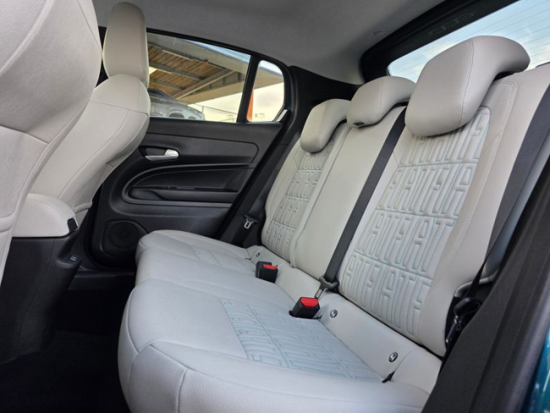 Photo 6 de l'offre de FIAT 600 1.2 HYBRID 100 DCT6 LA PRIMA Hayon EL. JA18 à 21850€ chez Mérignac auto