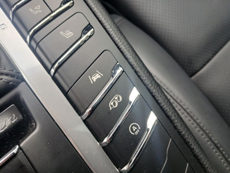 Photo 33 de l'offre de PORSCHE MACAN II 3.0 V6 S 354 PDK TOE PDLS SEM JA20 1ère Main à 58900€ chez Mérignac auto
