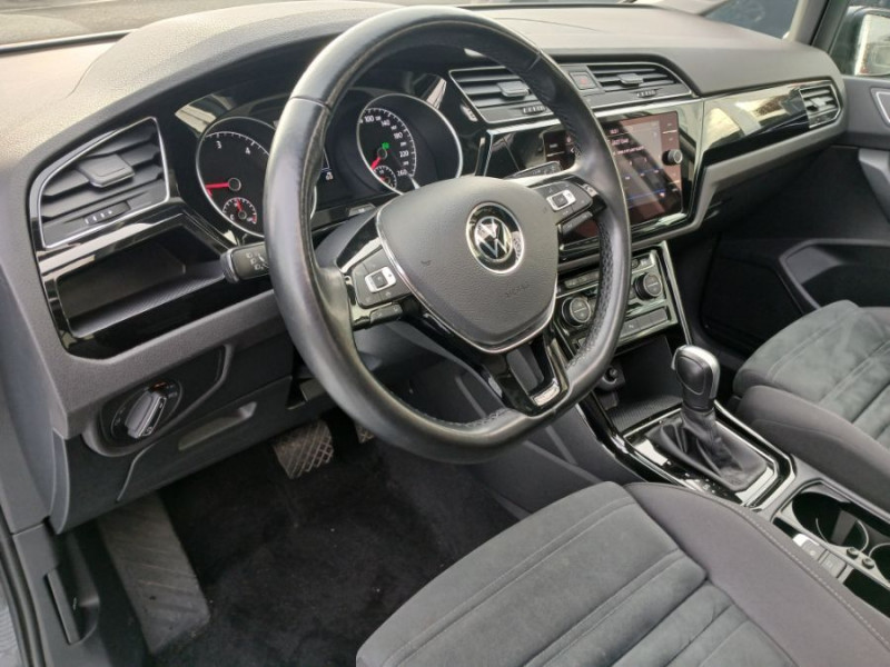 Photo 4 de l'offre de VOLKSWAGEN TOURAN III 2.0 TDI 115 DSG7 CARAT HIGHLINE Camera ACC SC TOIT Ouvrant 5PL 1ère Main à 27950€ chez Mérignac auto