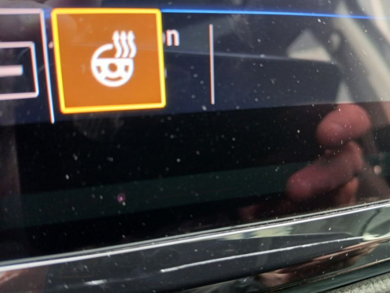 Photo 29 de l'offre de VOLKSWAGEN TOURAN III 2.0 TDI 115 DSG7 CARAT HIGHLINE Camera ACC SC TOIT Ouvrant 5PL 1ère Main à 27950€ chez Mérignac auto