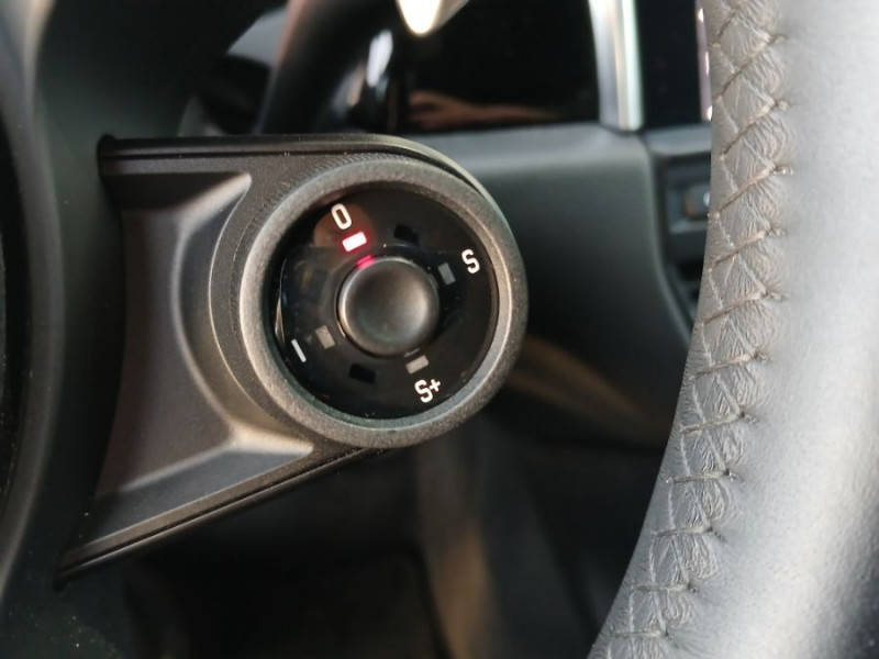 Photo 18 de l'offre de PORSCHE MACAN II 3.0 V6 S 354 PDK TOE PDLS SEM JA20 1ère Main à 58900€ chez Mérignac auto