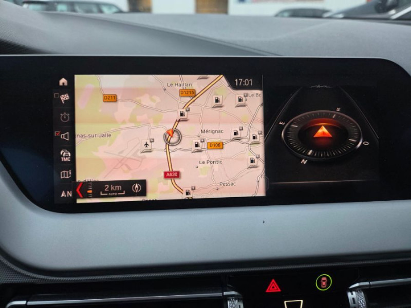 Photo 6 de l'offre de BMW SERIE 1 (F40) 118DA 150 BVA8 BUSINESS GPS Keyless SC Attel. à 21890€ chez Mérignac auto