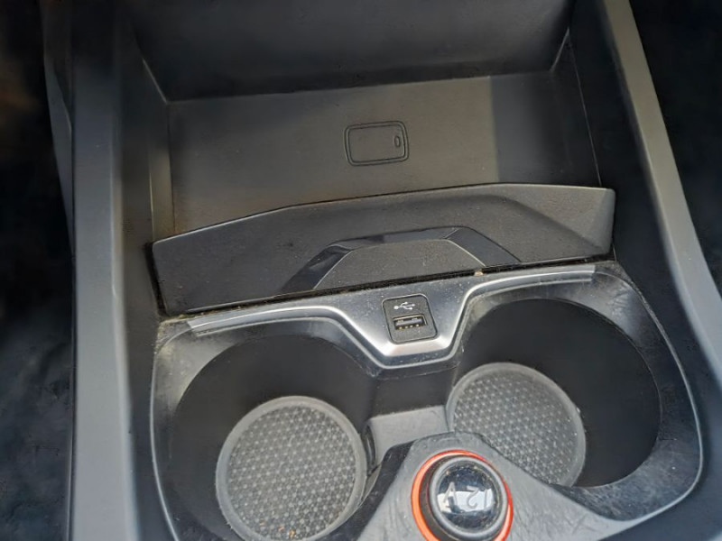 Photo 22 de l'offre de BMW SERIE 1 (F40) 118DA 150 BVA8 BUSINESS GPS Keyless SC Attel. à 21890€ chez Mérignac auto