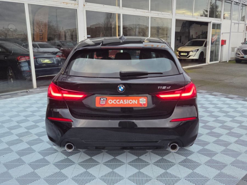 Photo 10 de l'offre de BMW SERIE 1 (F40) 118DA 150 BVA8 BUSINESS GPS Keyless SC Attel. à 21890€ chez Mérignac auto
