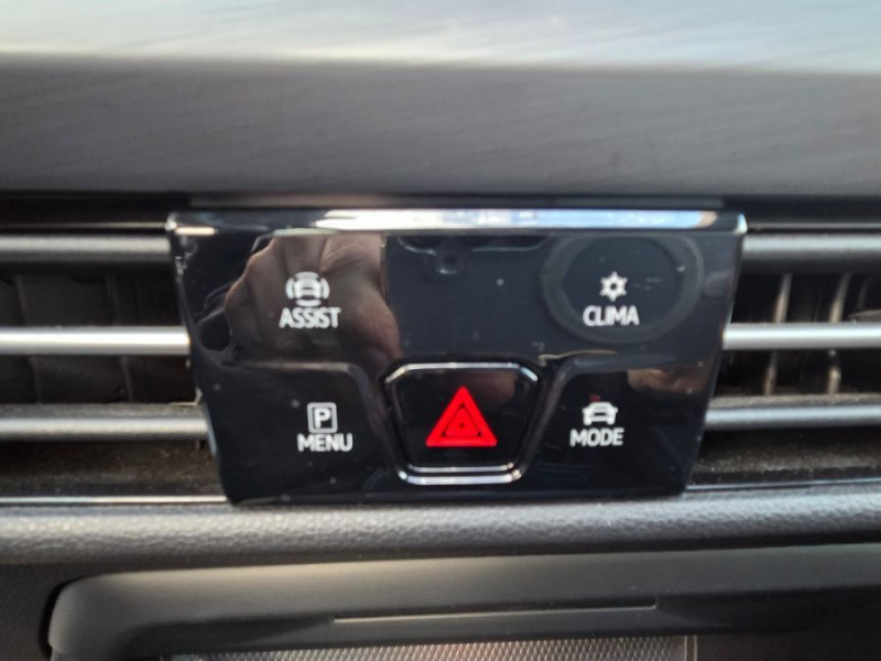 Photo 16 de l'offre de VOLKSWAGEN GOLF VIII 2.0 TDI 150 DSG6 STYLE Toit Ouvrant suivi entretien à 27950€ chez Mérignac auto