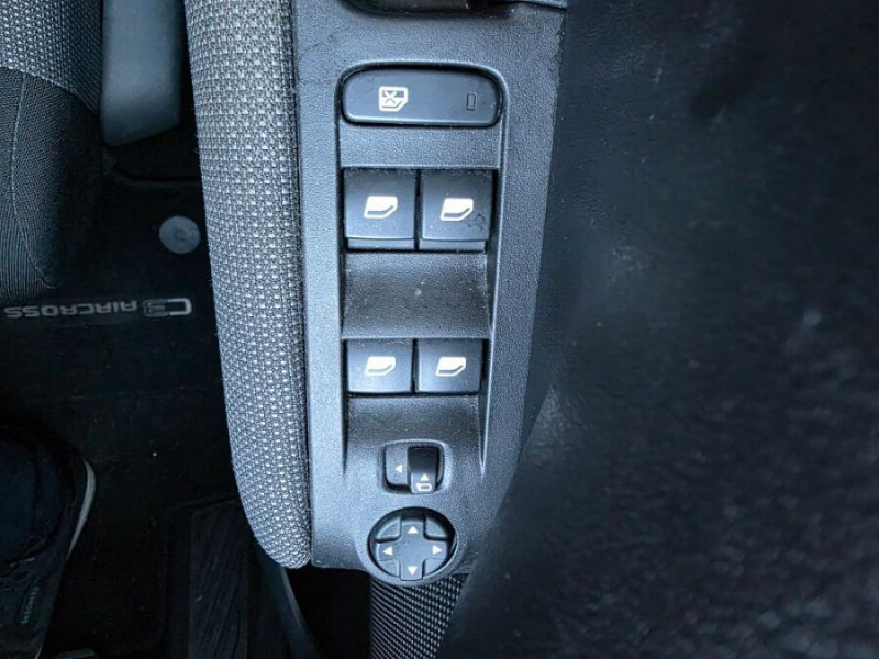 Photo 32 de l'offre de CITROEN C3 AIRCROSS 1.2 PureTech 110 BVM6 SHINE GPS Camera Park Assist. Grip C. à 12890€ chez Mérignac auto