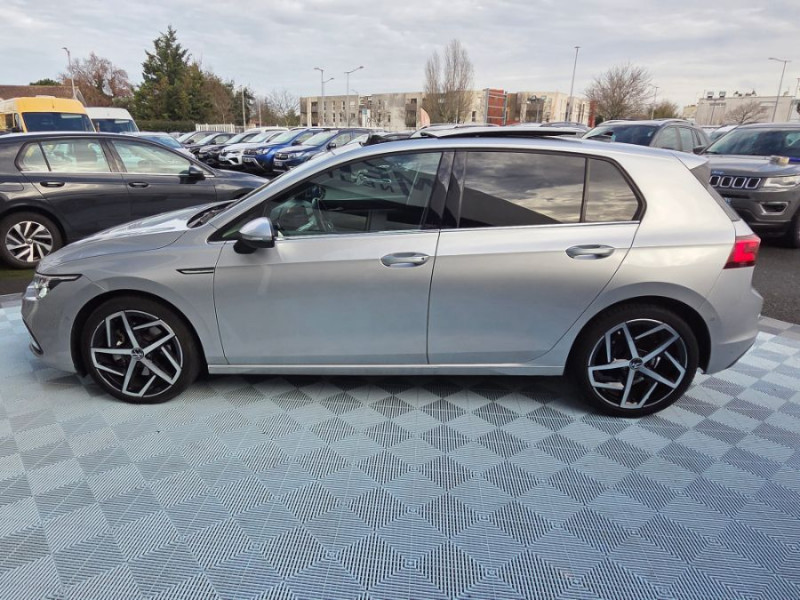 Photo 11 de l'offre de VOLKSWAGEN GOLF VIII 2.0 TDI 150 DSG6 STYLE Toit Ouvrant suivi entretien à 27950€ chez Mérignac auto