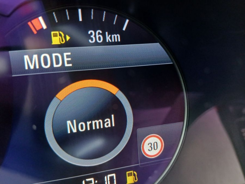 Photo 19 de l'offre de PORSCHE MACAN II 3.0 V6 S 354 PDK TOE PDLS SEM JA20 1ère Main à 58900€ chez Mérignac auto