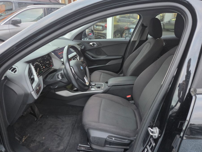 Photo 5 de l'offre de BMW SERIE 1 (F40) 118DA 150 BVA8 BUSINESS GPS Keyless SC Attel. à 21890€ chez Mérignac auto